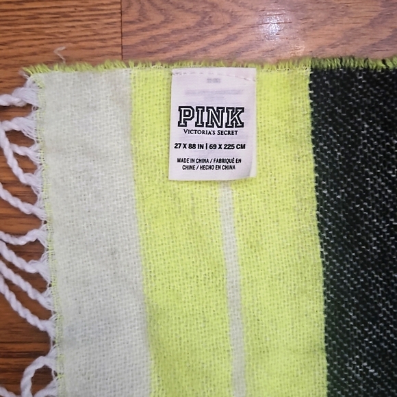 Victoria's Secret PINK Logo Oversized Scarf - Picture 7 of 8